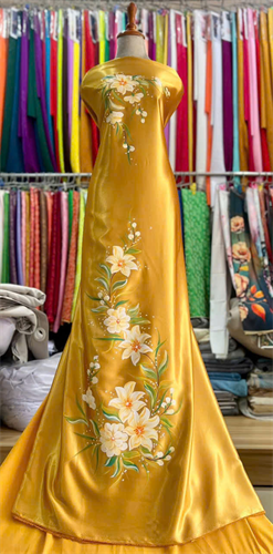 Áo ép đá với thêu